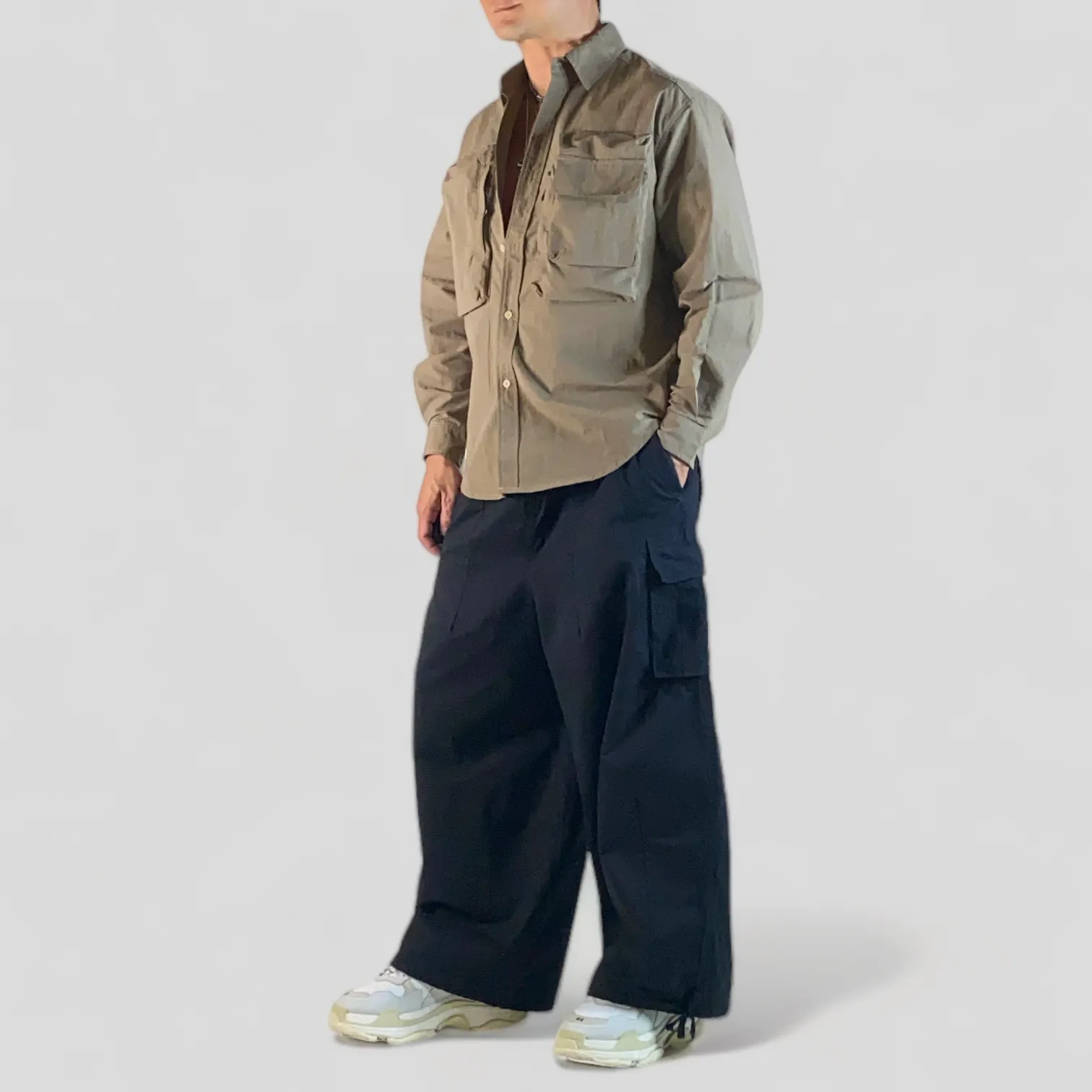 Baggy fit cargo pocket wide leg pant