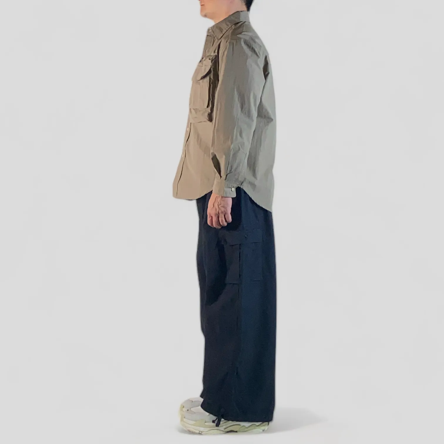 Baggy fit cargo pocket wide leg pant