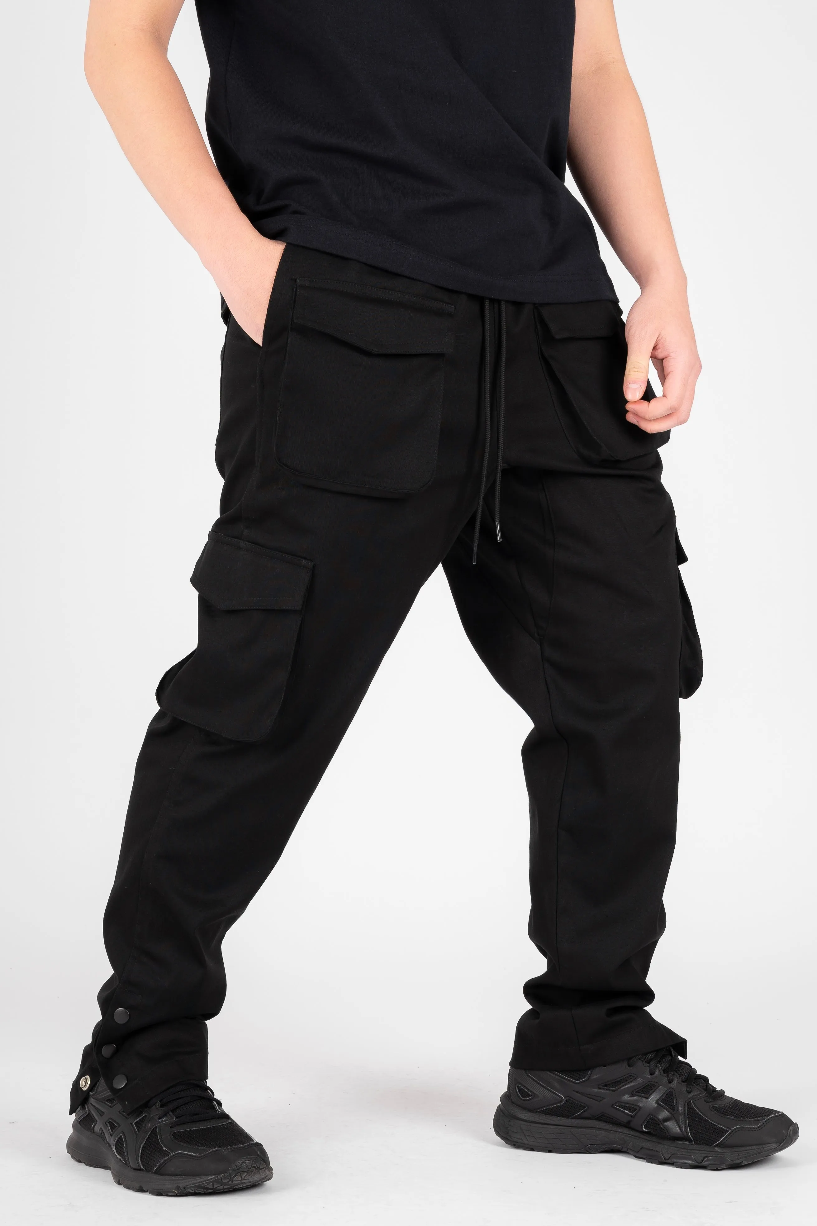 FRONT POCKET CARGO PANTS - BLACK