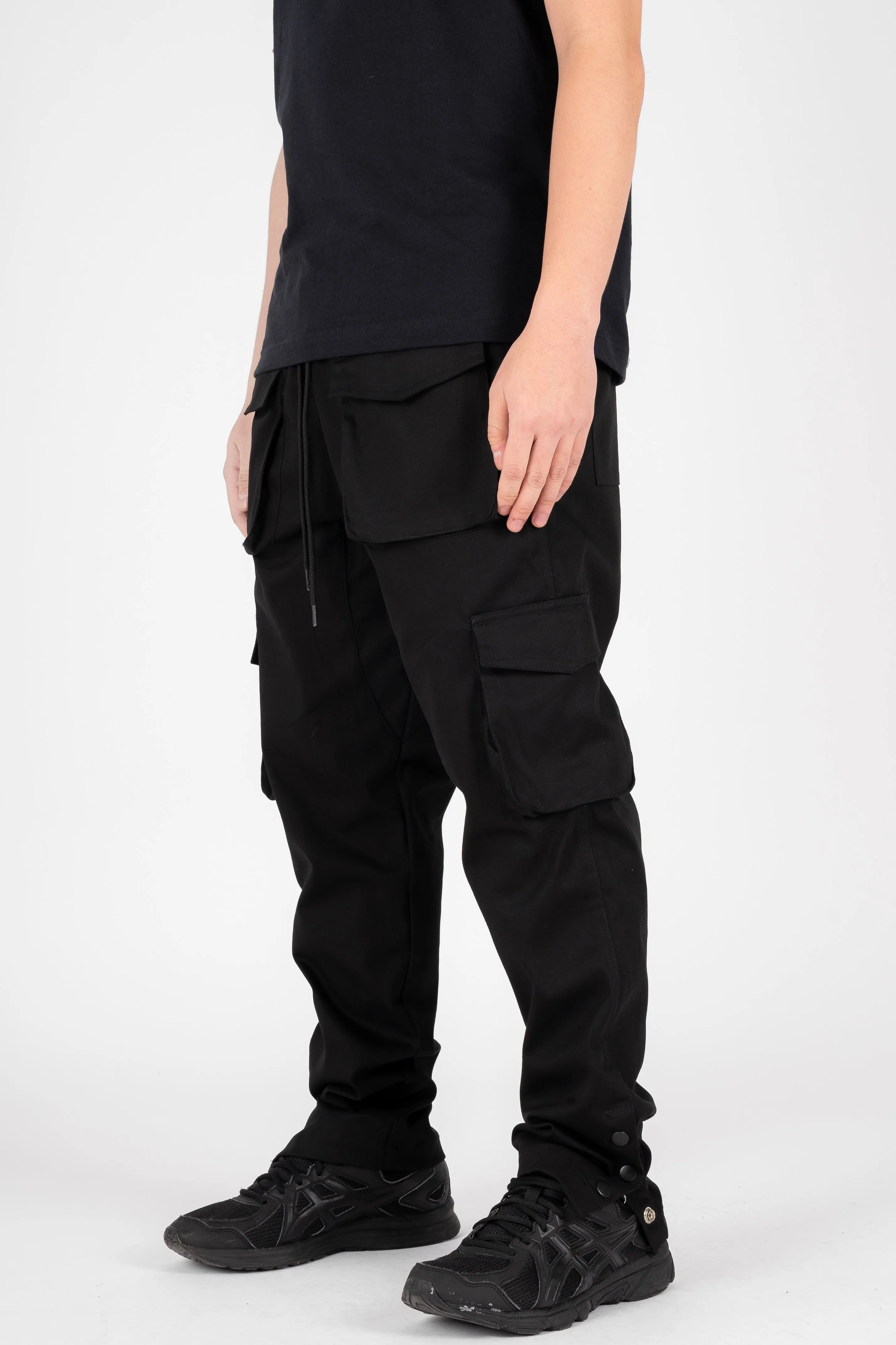 FRONT POCKET CARGO PANTS - BLACK