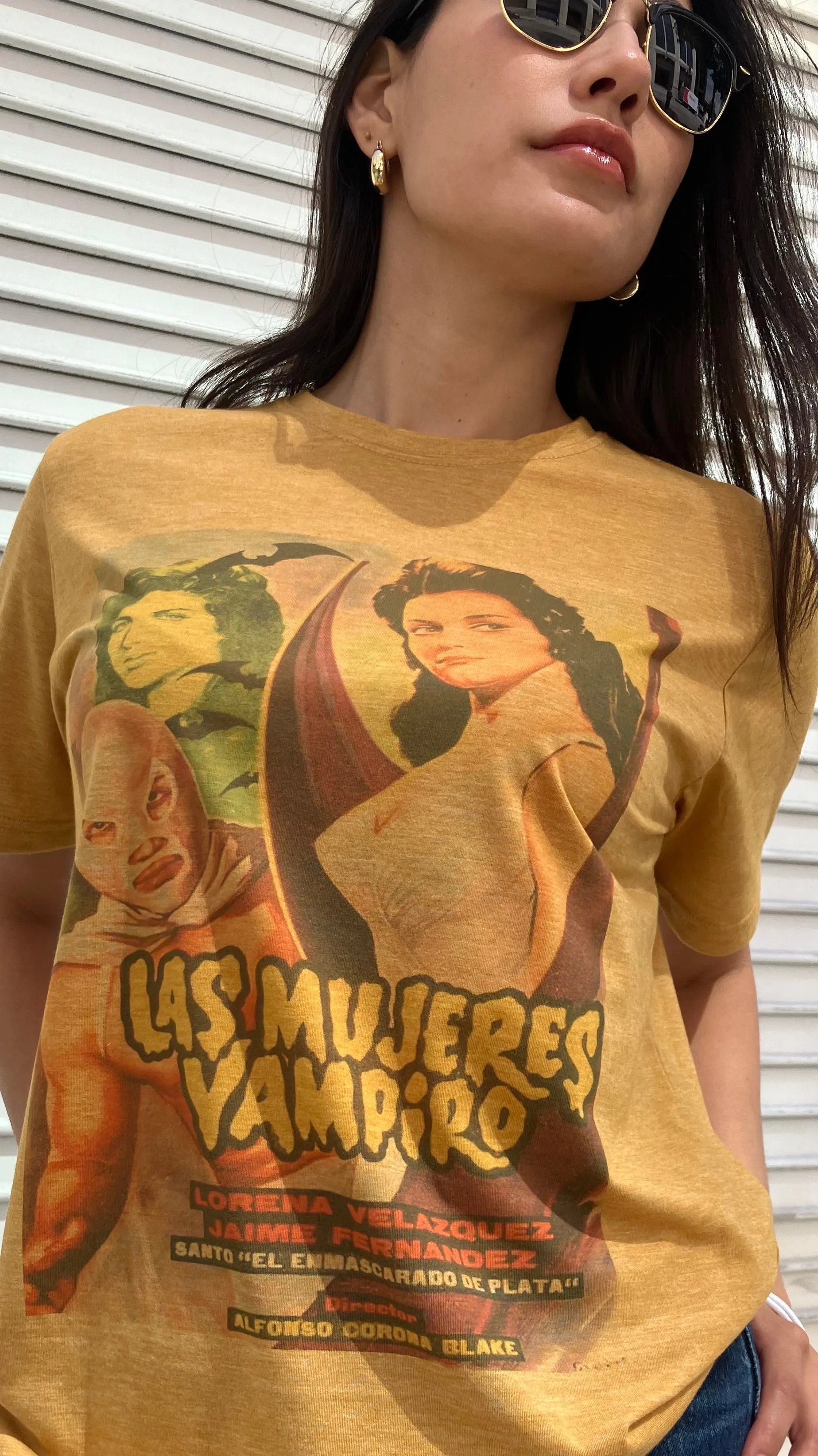 Las Mujeres Vampiros Retro Vintage Graphic Design T-shirt