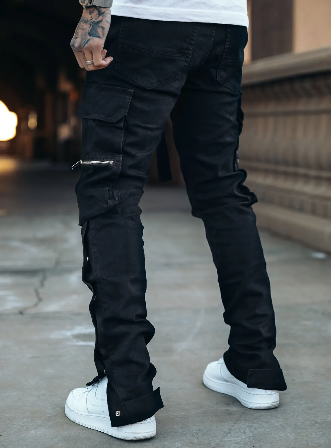 Snap Cargo Jeans in Jet Black